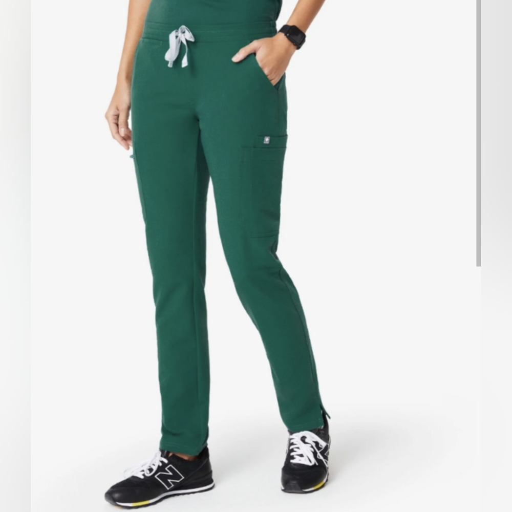 ✅ Figs Yola Hunter Green Size L ✅